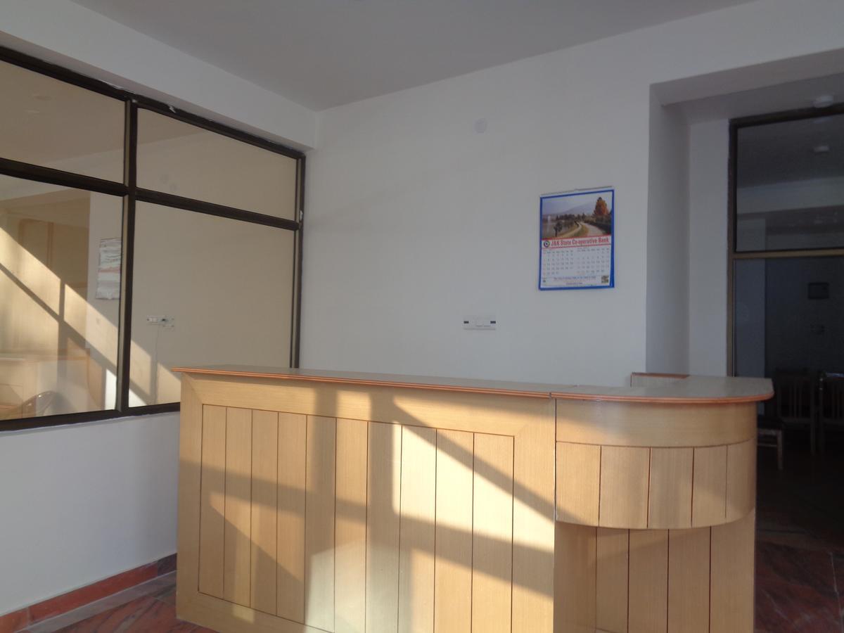 לה Hotel Wang Residency מראה חיצוני תמונה