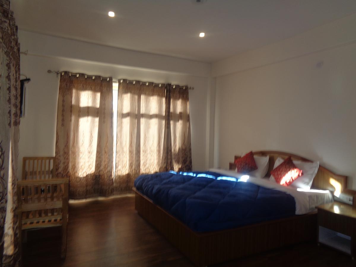 לה Hotel Wang Residency מראה חיצוני תמונה